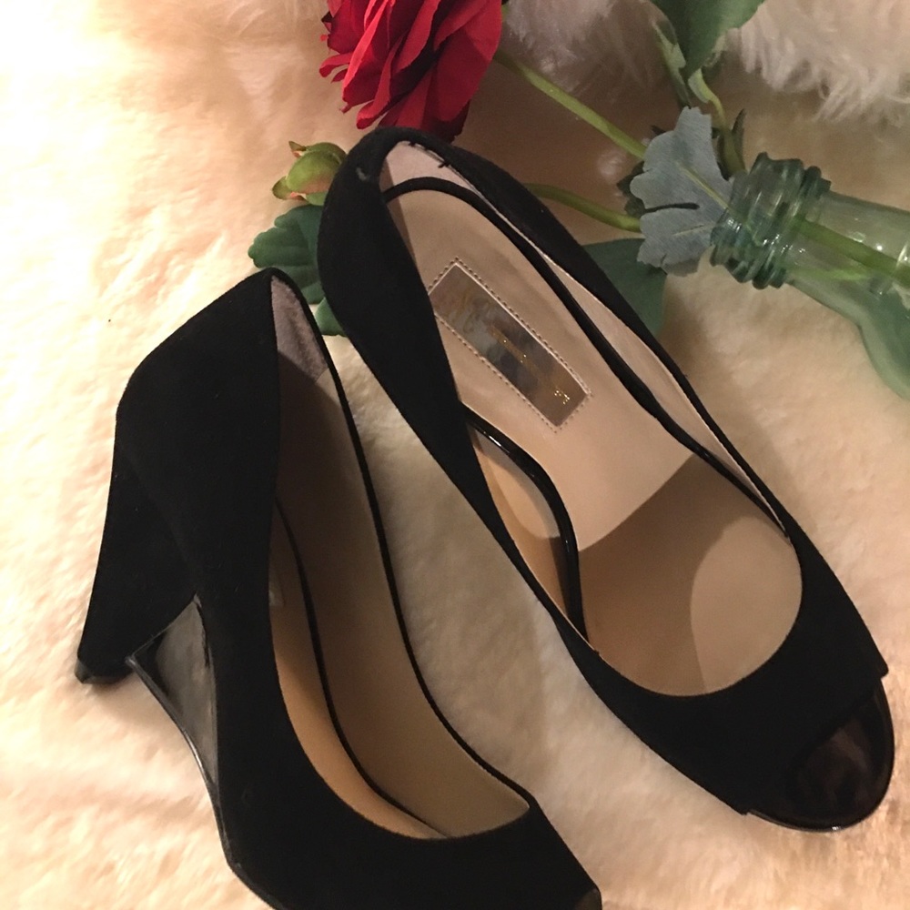 NWT  I.N.C. Blk/suede open toe wedge. Sz  ml 5.5